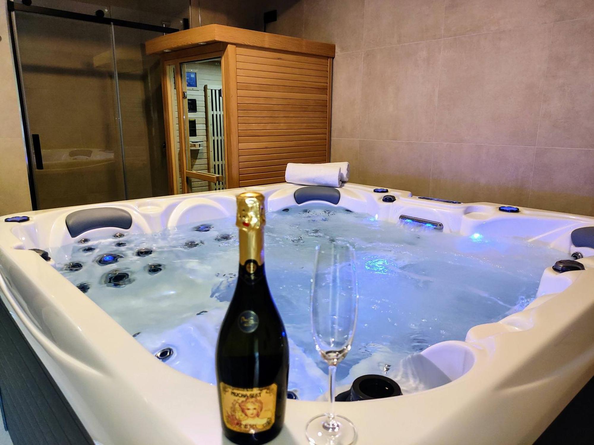 Grand Spa Harrachov - Wellness Luxusni Apartman S Velkou Virivkou, Saunou, Kuchyni A Venkovnim Posezenim V Centru Harrachova Exterior foto