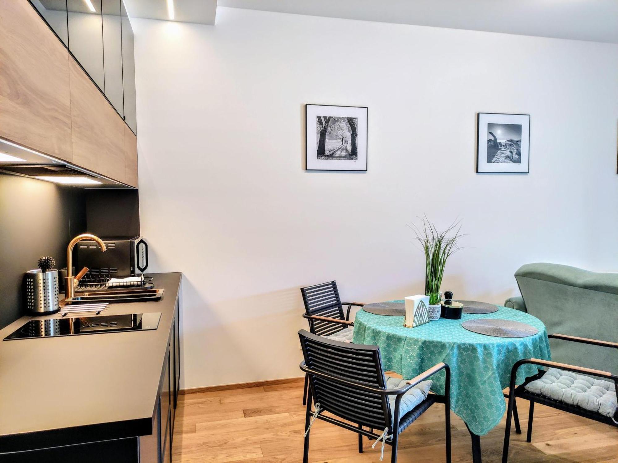 Grand Spa Harrachov - Wellness Luxusni Apartman S Velkou Virivkou, Saunou, Kuchyni A Venkovnim Posezenim V Centru Harrachova Quarto foto